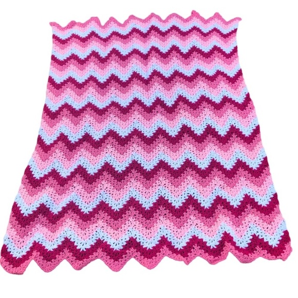 Crochet Pink‎ Chevron Handmade Blanket Throw - Picture 1 of 6